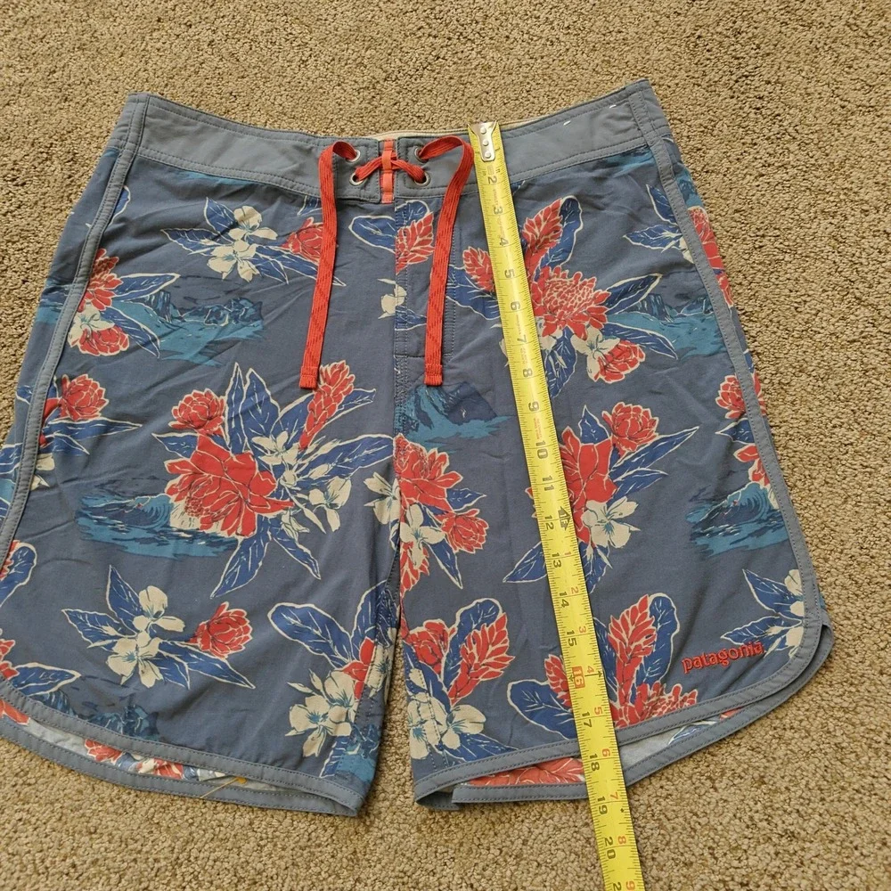 Patagonia‎ Mens 32 Board Shorts Blue Floral Tropical Scalloped Hem Stretch Swim